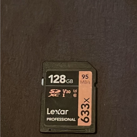 Selling the canon rebel SL3 with all its things - Picture 2 of 5